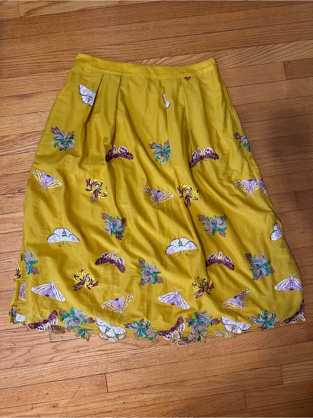 🦋 Maeve Yellow Butterfly Embroidered Midi Skirt - Picture 3 of 11